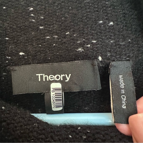 (SOLD) Theory 100% Cashmere Karinella Sweater Top in Black Multi, size Small / P - Picture 5 of 9